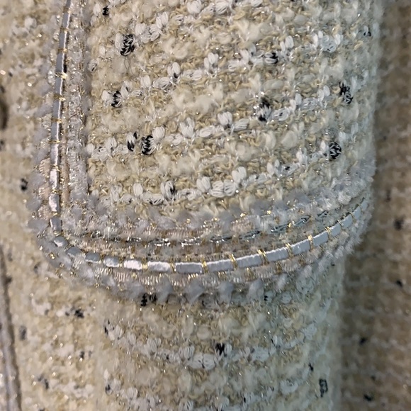St. John Couture size 12 blazer with sparkle! Shoulder pads. tweed type - Picture 5 of 14